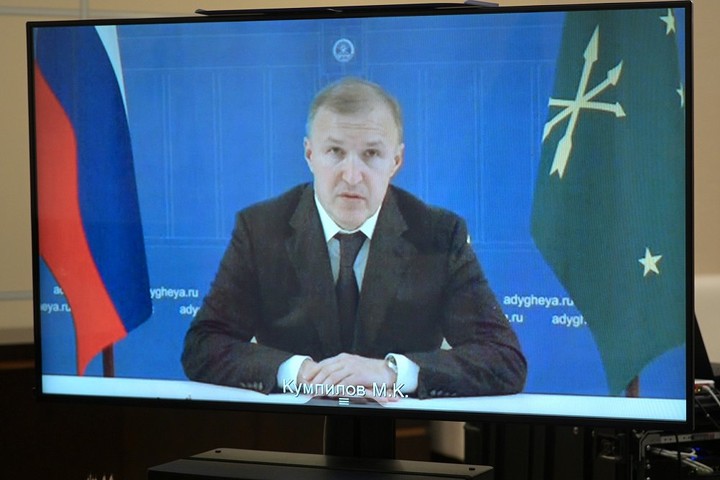Кумпилов сообщил президенту РФ о ситуации с коронавирусом http://www.adygheya.ru/press-room/news/prezident-rossii-provyel-rabochuyu-vstrechu-c-glavoy-adygei-/