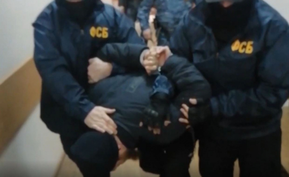 Ряд высокопоставленных чиновников объявлены в розыск и арестованы за крупные хищения средств ПФР в Ингушетии Ряд высокопоставленных чиновников объявлены в розыск и арестованы за крупные хищения средств ПФР в Ингушетии