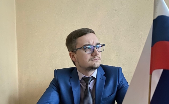 В Тюмени задержали известного адвоката по подозрению в мошенничестве В Тюмени задержали известного адвоката по подозрению в мошенничестве