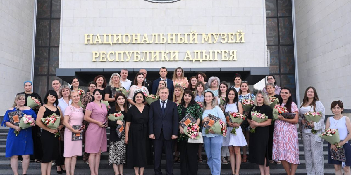 В Адыгее издали фотоальбом «Жены героев» Алексей Гусев