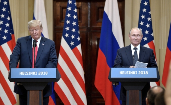Встреча с Путиным поставила Трампа под удар критики: слишком дружелюбно — американские СМИ