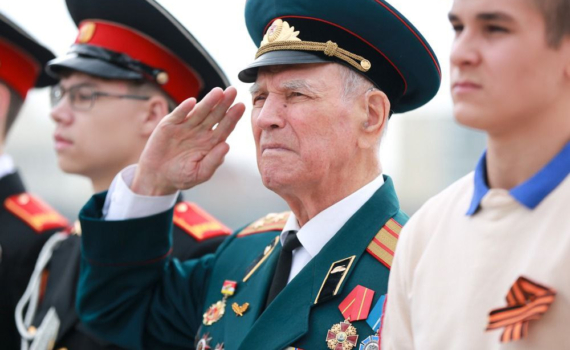 Мэр Воронежа поздравил легендарного ветерана Николая Николаевича Борисова со 101-летием Мэр Воронежа поздравил легендарного ветерана Николая Николаевича Борисова со 101-летием