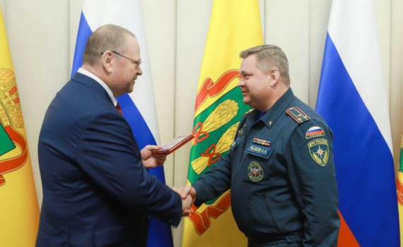 В Пензе губернатор наградил особо отличившихся земляков