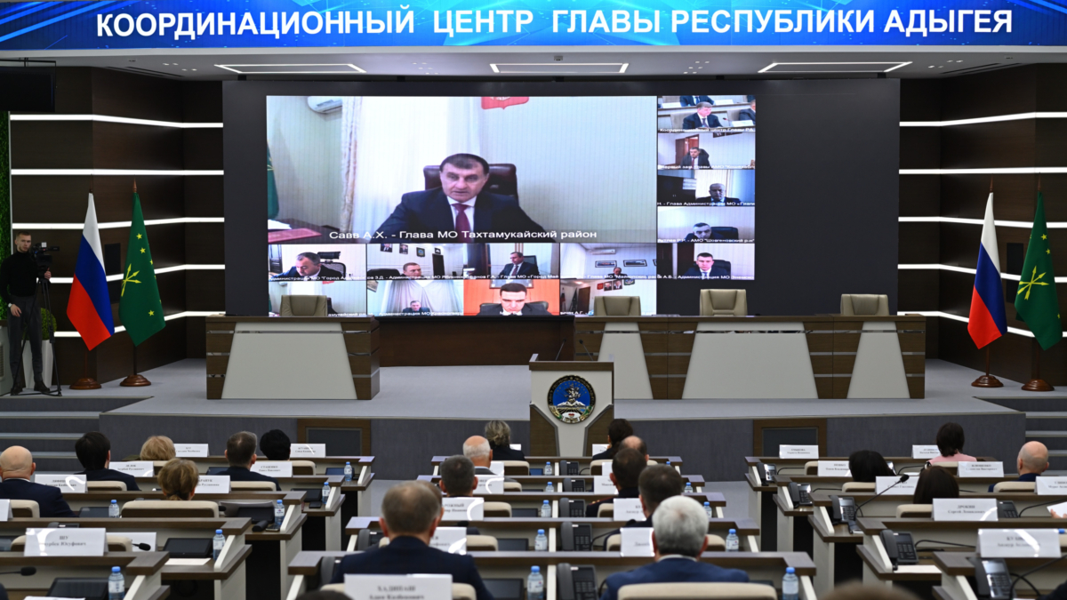 В Адыгее обсудили вопросы поддержки аграриев, многодетных семей и молодежи пресс-служба главы РА