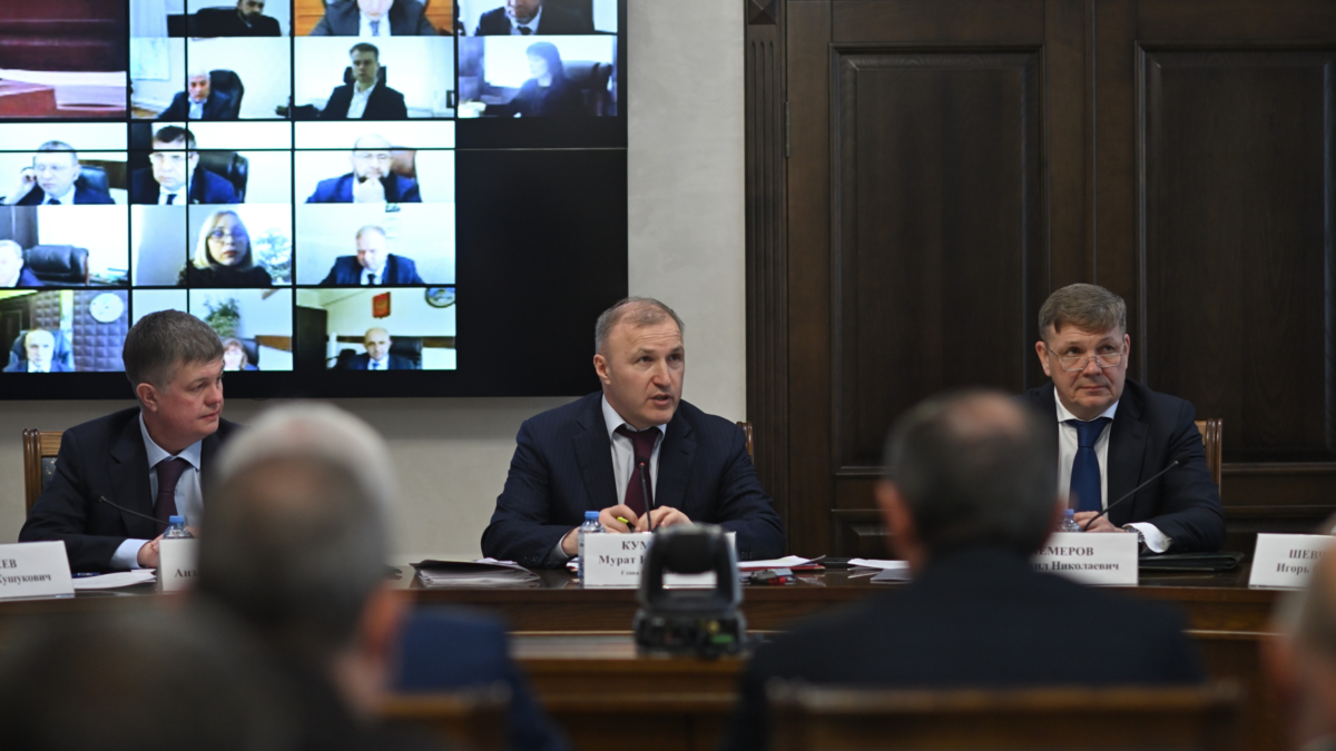 Глава Адыгеи обозначил круг задач в сфере противодействия коррупции пресс-служба главы РА